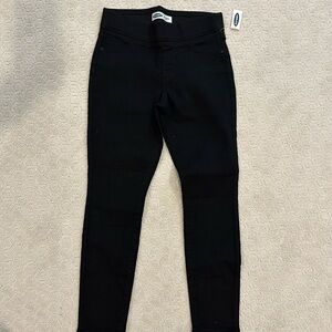 BRAND NEW OLD NAVY SUPER SKINNY MID-RISE BLACK JEGGINGS. SIZE 6 SHORT.
